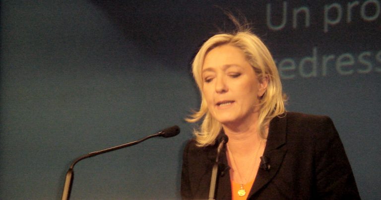 Toleranta zero pentru Marine Le Pen in Quebec