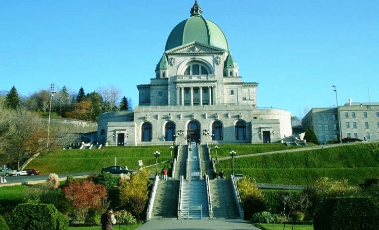 Construirea unui Observator in virful Oratoriului Saint-Joseph