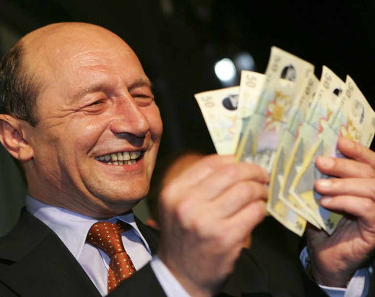 Ba da, Basescu, trebuie sa spui care ziaristi au luat “cu sacosa” bani de la partid! Inclusiv din diaspora!