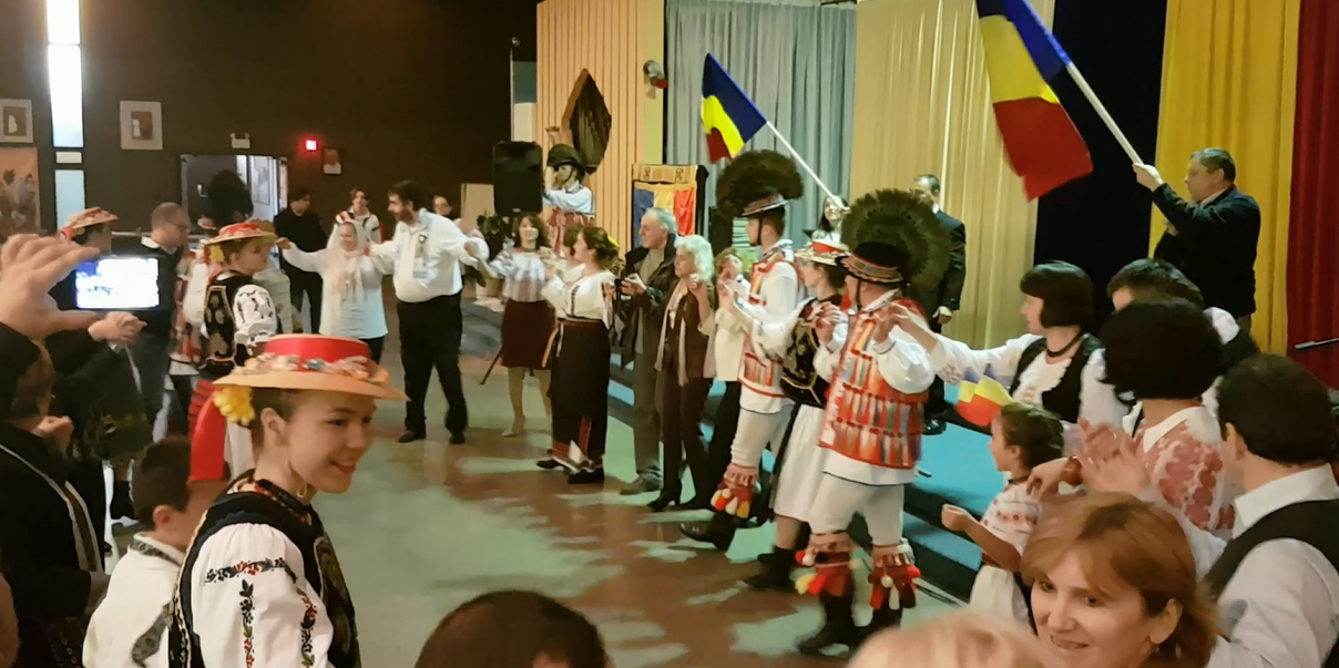 hora-unirii-biserica