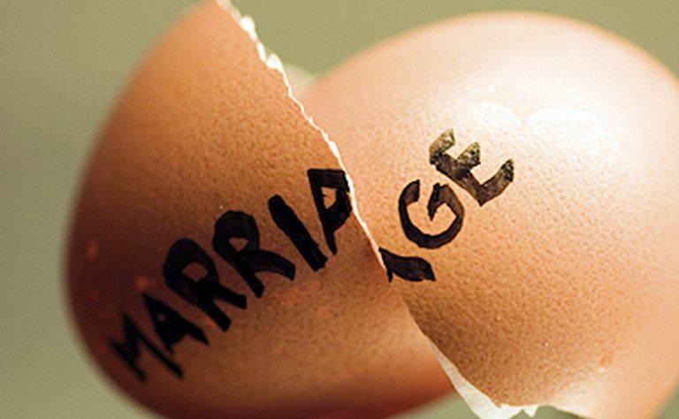 Casa nu se odihneste pe pamint, ci pe umerii unei femei