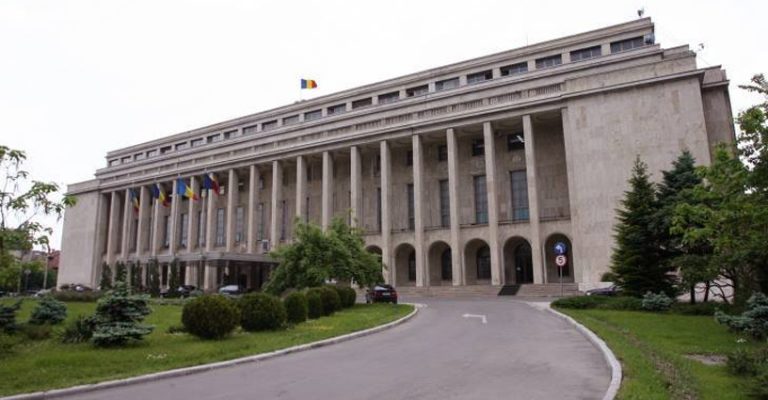 Presa romaneasca din Montreal, impotriva unui centru comunitar subordonat politicului