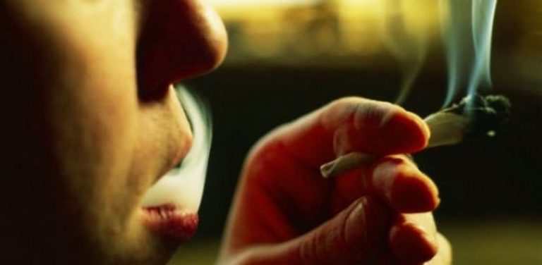 Studiu McGill: Adolescentii care consuma canabis prezinta un risc mai ridicat de a suferi de depresie la varsta adulta