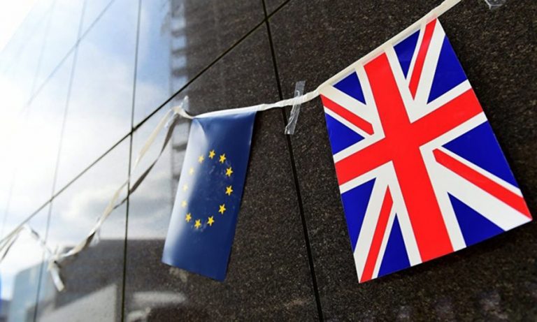 Marea Britanie si Brexit-ul: CRESTE RAPID numarul cererilor de pasapoarte irlandeze