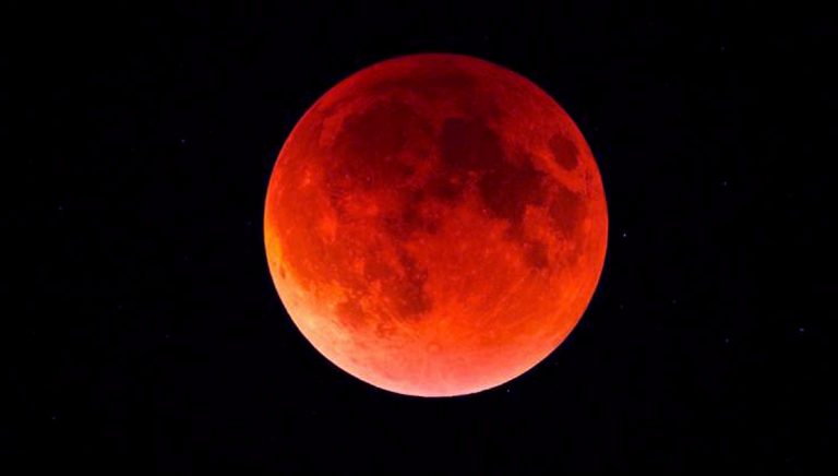 Eclipsa totala de Luna pe 21 ianuarie, ultima inainte de 2022