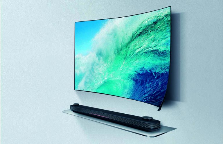 CES 2019: Televizorul care se ruleaza, roboti si aplicatii smart pentru locuinte