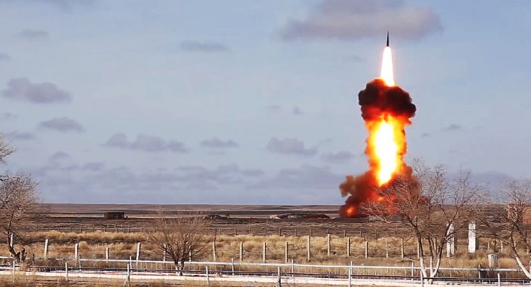 SUA se retrag maine din INF, Rusia anunta ca “isi rezerva dreptul” sa ia lua “masurile adecvate”