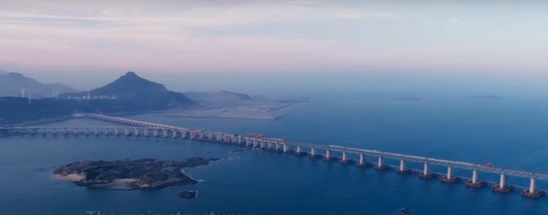 VIDEO: Cel mai lung si mai complex pod din lume